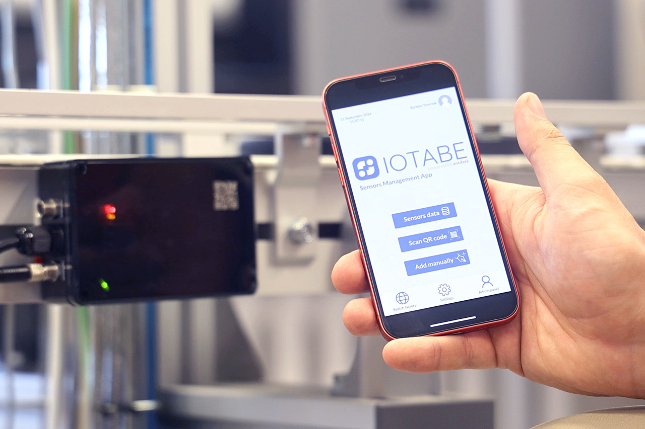 IoTabe Sensor Management App on a smartphone in an industrial environment