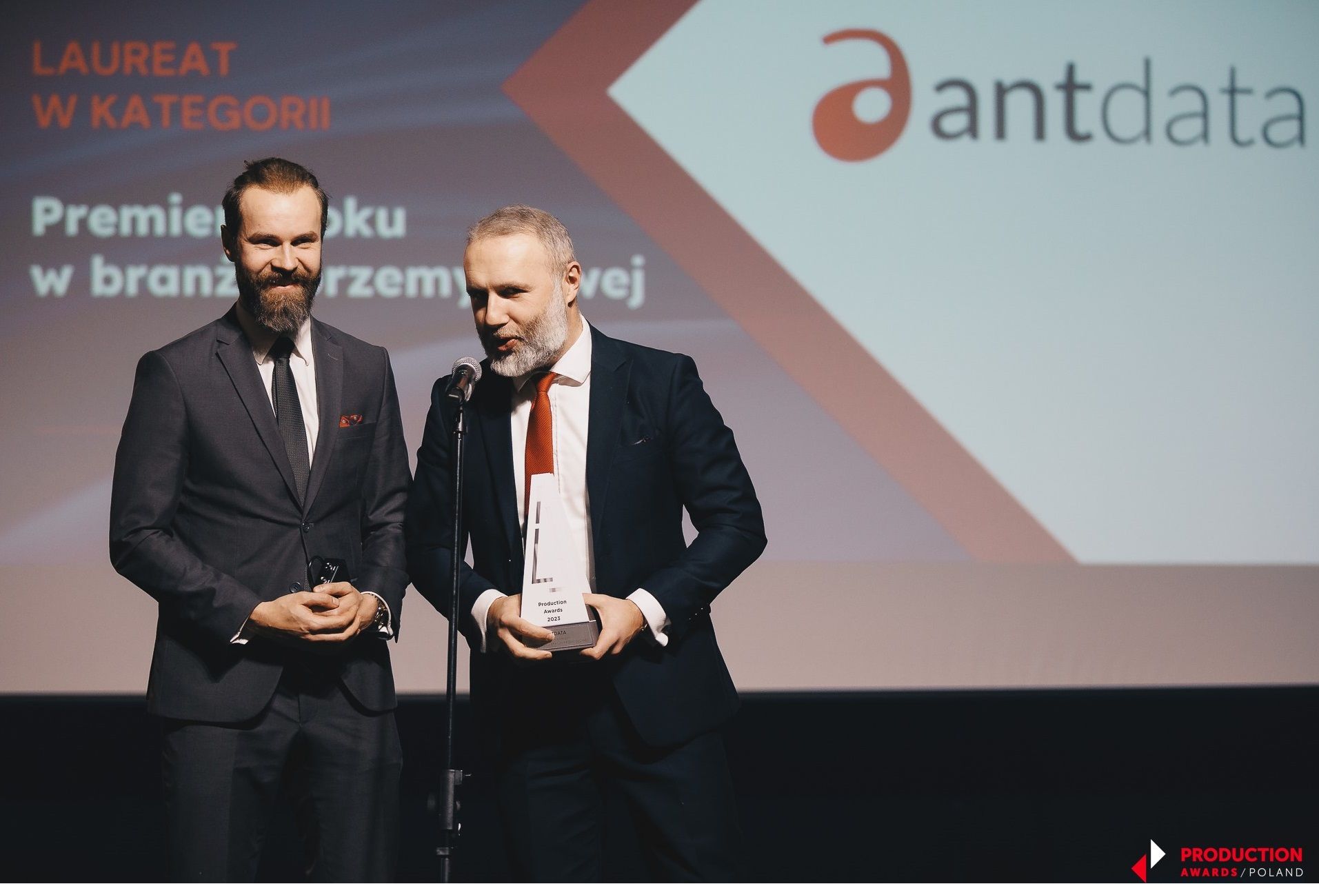 Antdata representatives receiving the Production Awards 2023 prize for IoT Terminal